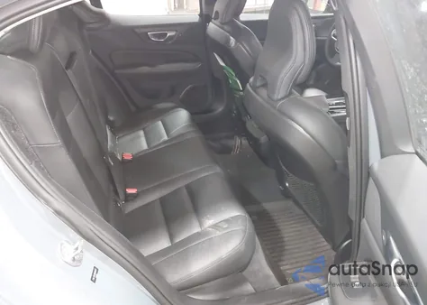 2024 Volvo S60 B5 Plus Dark Theme z USA, uszkodzony, nr VIN 7JRL12FL8RG303217